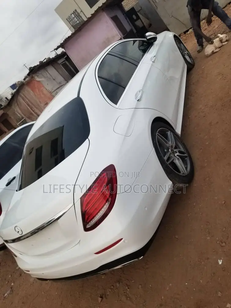 Mercedes-Benz E300 2018 White