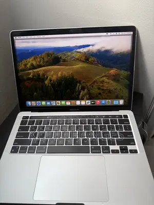 Laptop Apple MacBook Pro 2022 M2 8GB Apple M2 SSD 512GB