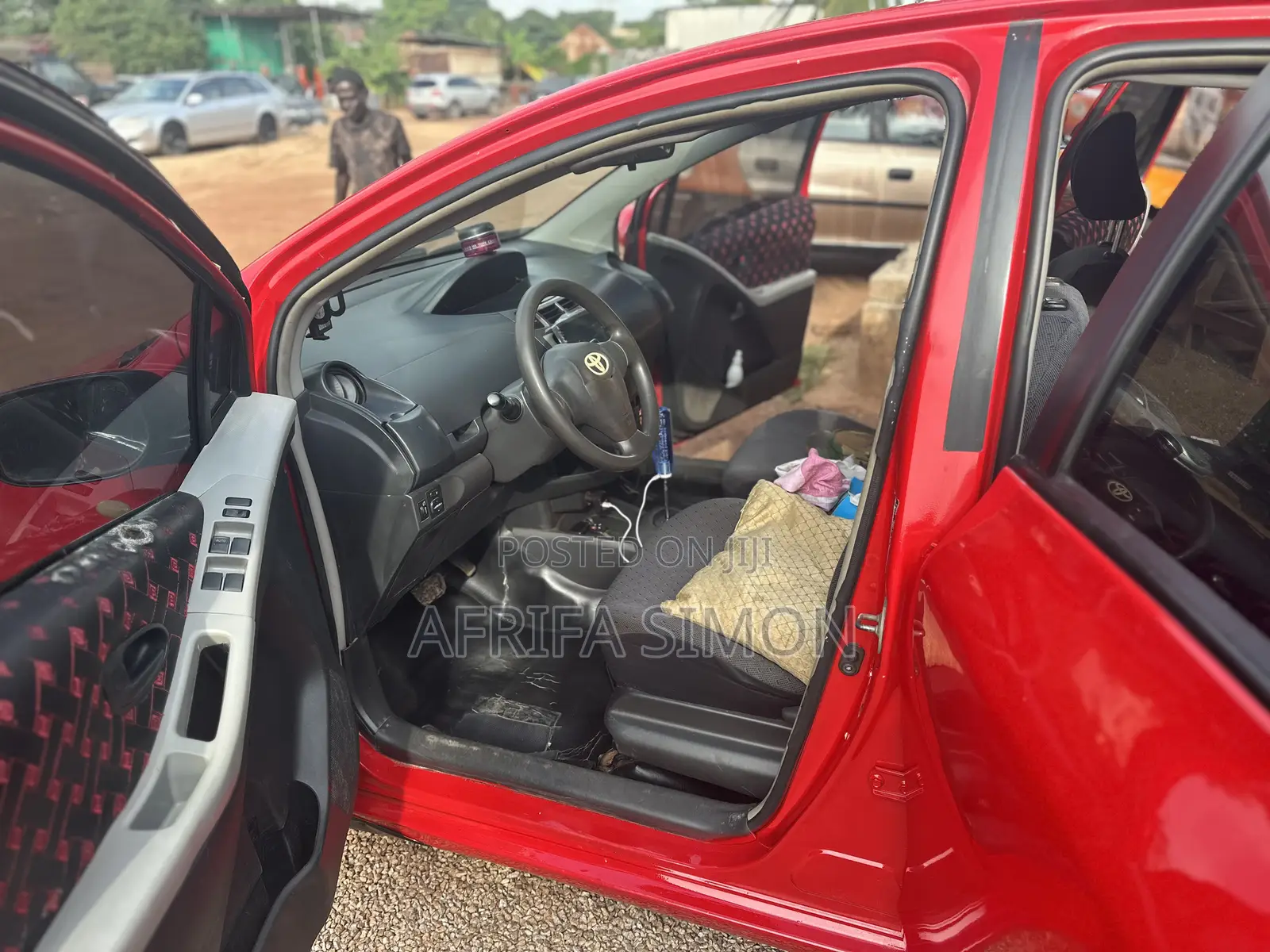 Toyota Yaris Base Sedan 4dr 2010 Red