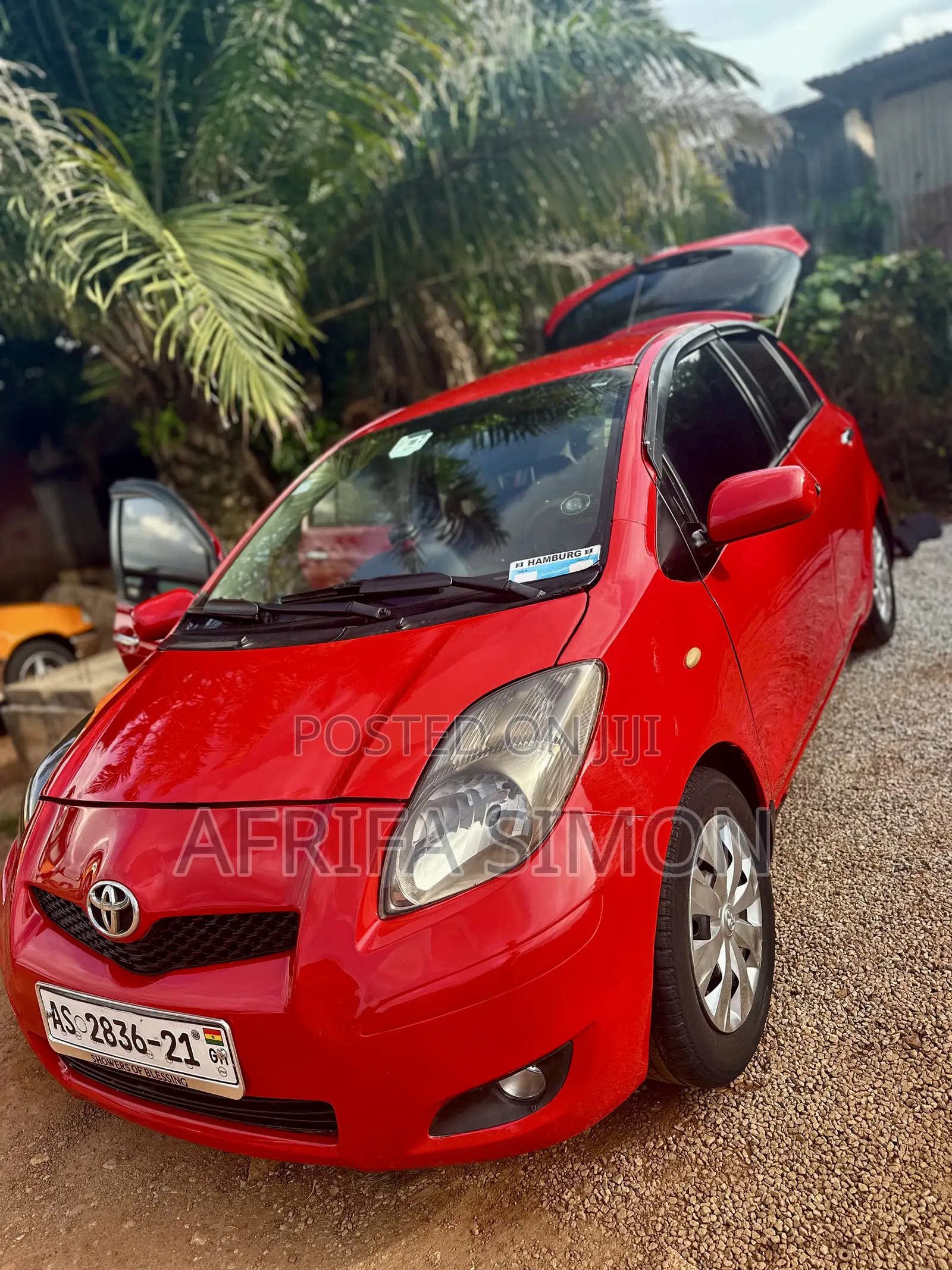 Toyota Yaris Base Sedan 4dr 2010 Red