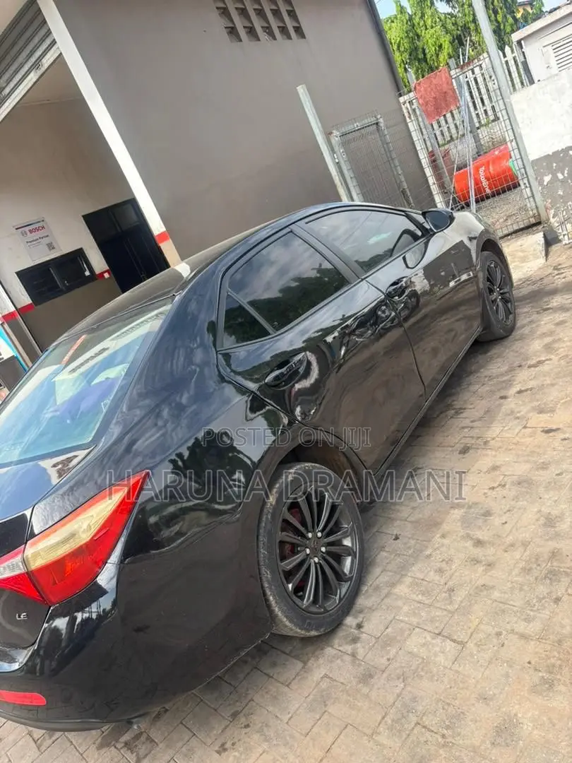 Toyota Corolla LE Eco 4dr Sedan (1.8L 4cyl CVT) 2015 Black