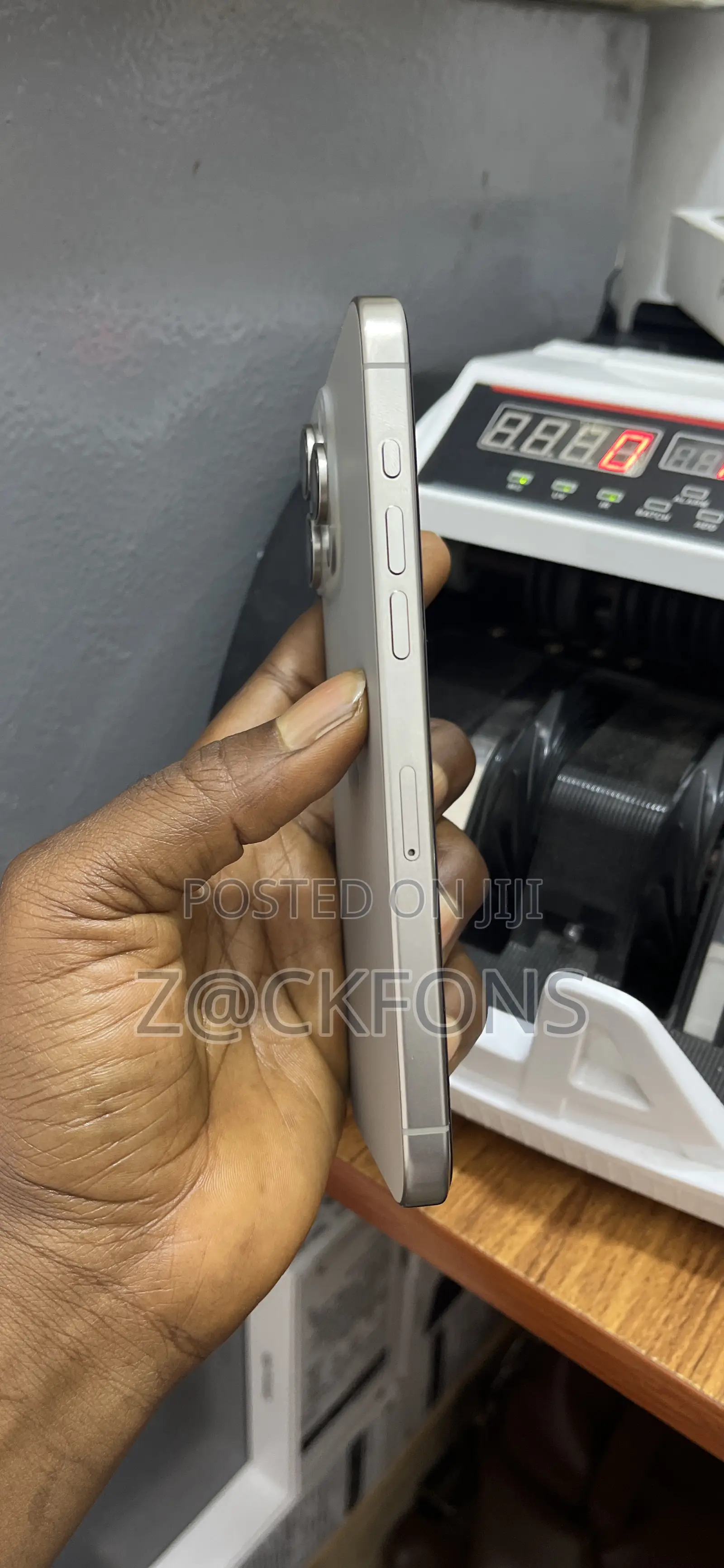Apple iPhone 15 Pro Max 256 GB Gray