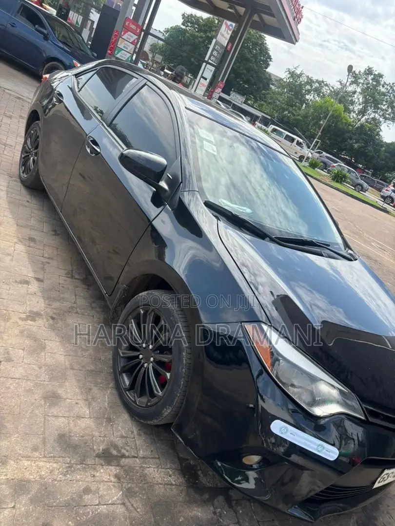 Toyota Corolla LE Eco 4dr Sedan (1.8L 4cyl CVT) 2015 Black