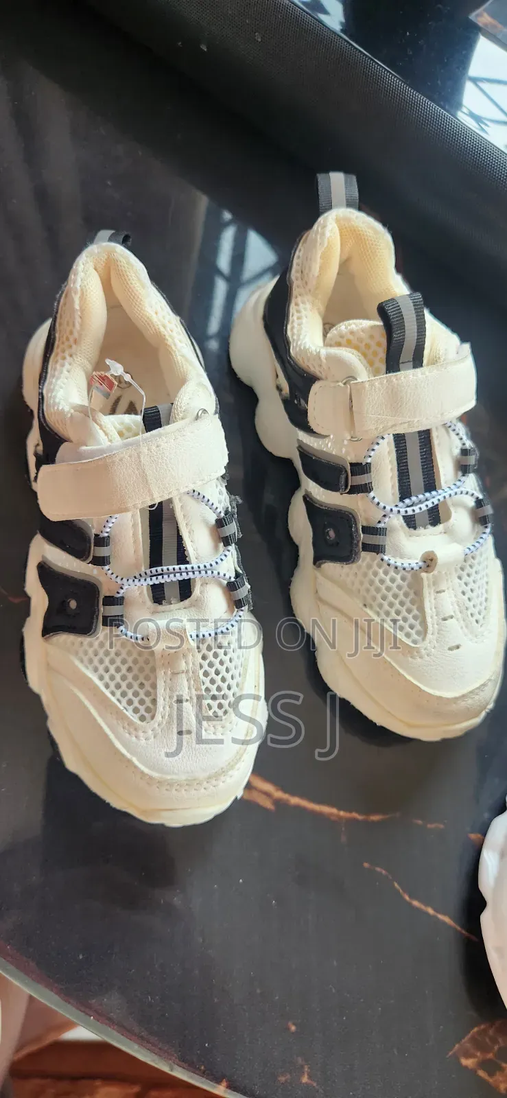 Kids Shoes Bale