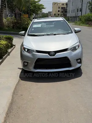 Toyota Corolla LE ECO Premium (1.8L 4cyl CVT) 2016 Silver