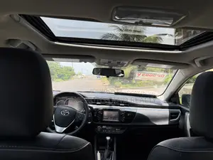 Toyota Corolla LE ECO Premium (1.8L 4cyl CVT) 2016 Silver