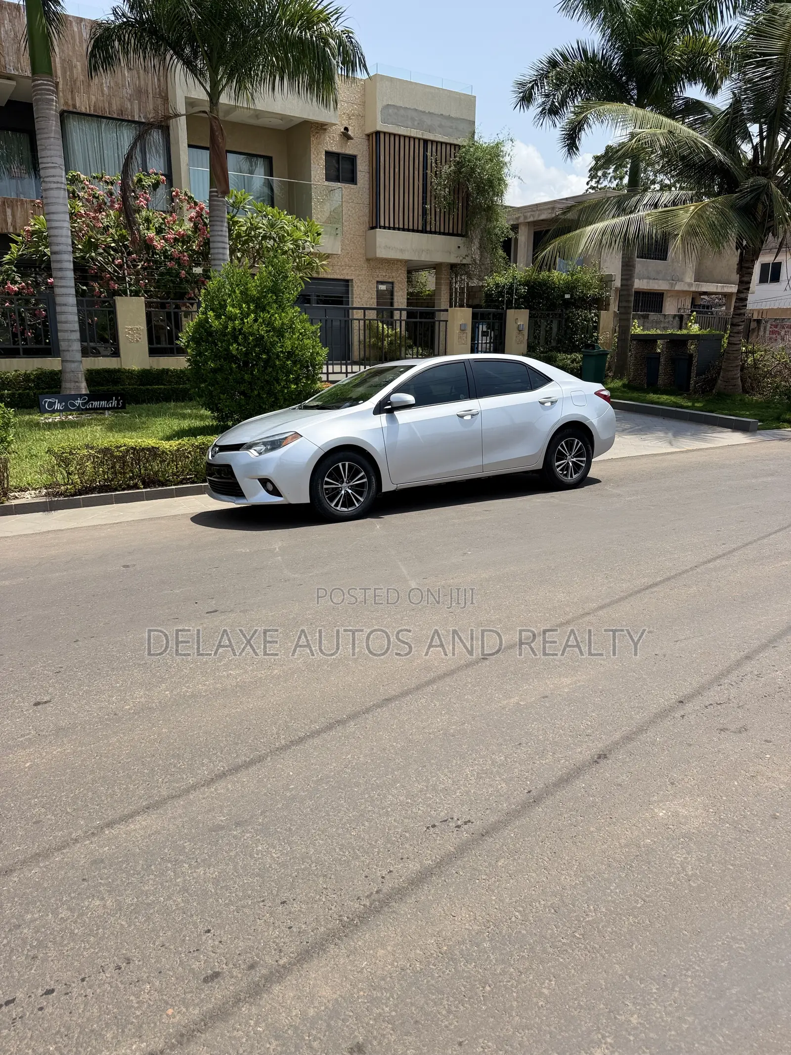 Toyota Corolla LE ECO Premium (1.8L 4cyl CVT) 2016 Silver