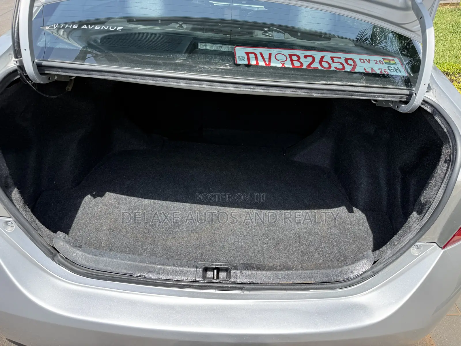 Toyota Corolla LE ECO Premium (1.8L 4cyl CVT) 2016 Silver