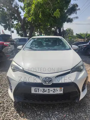 Toyota Corolla SE 4dr Sedan (1.8L 4cyl CVT) 2017 White