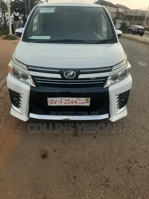 Toyota Voxy 2018 White
