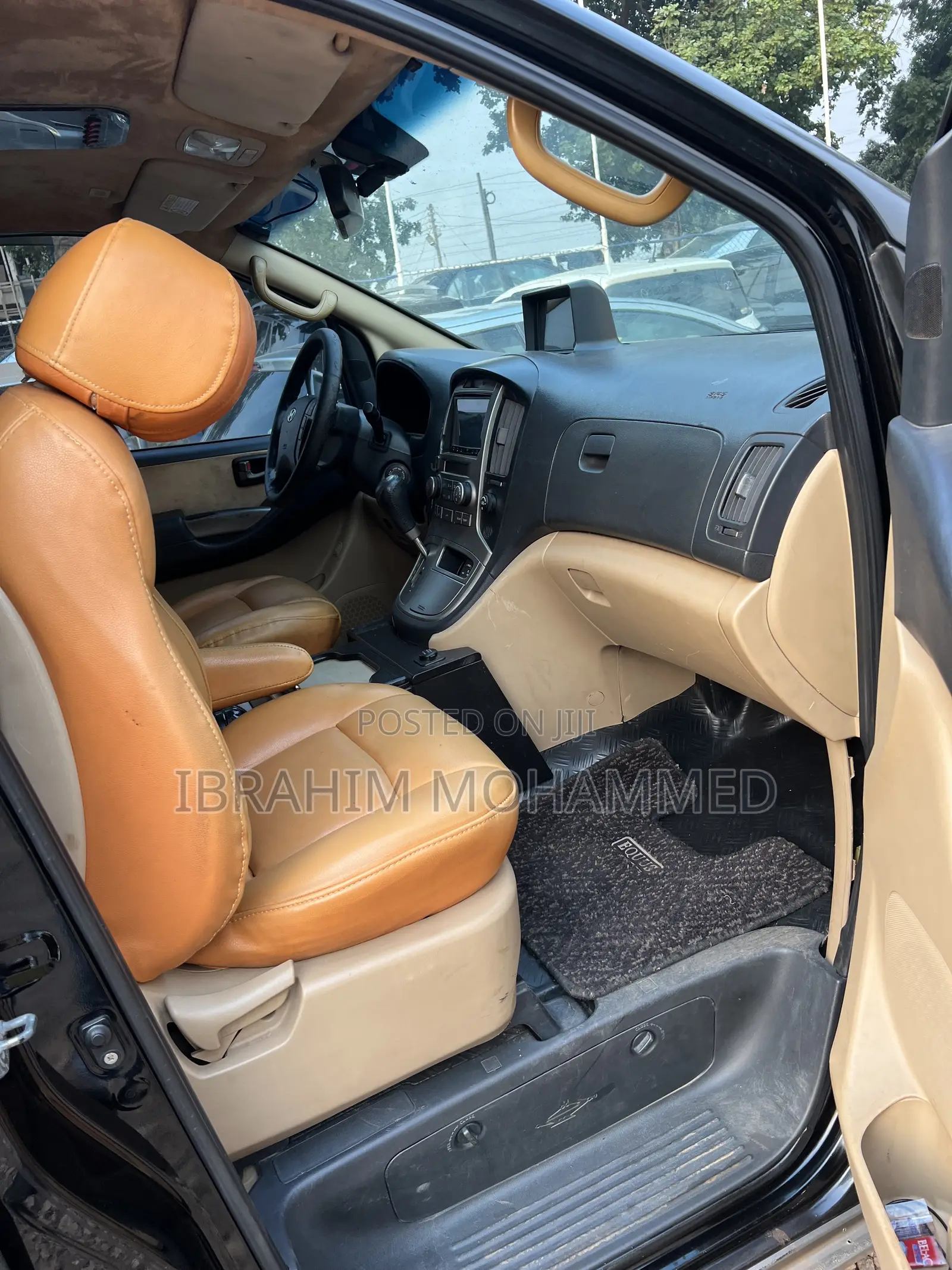 Hyundai H200 2012 Black