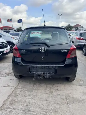 Toyota Yaris Base Hatchback 3dr 2010 Black