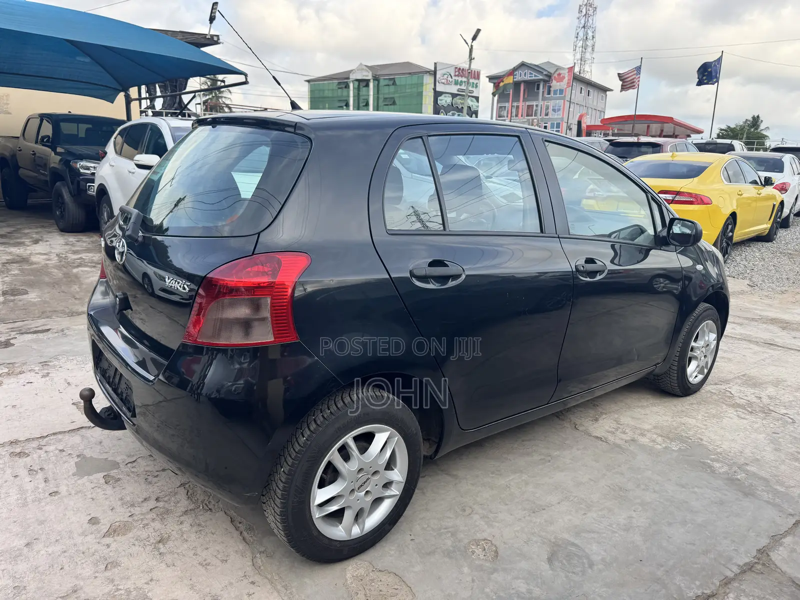 Toyota Yaris Base Hatchback 3dr 2010 Black