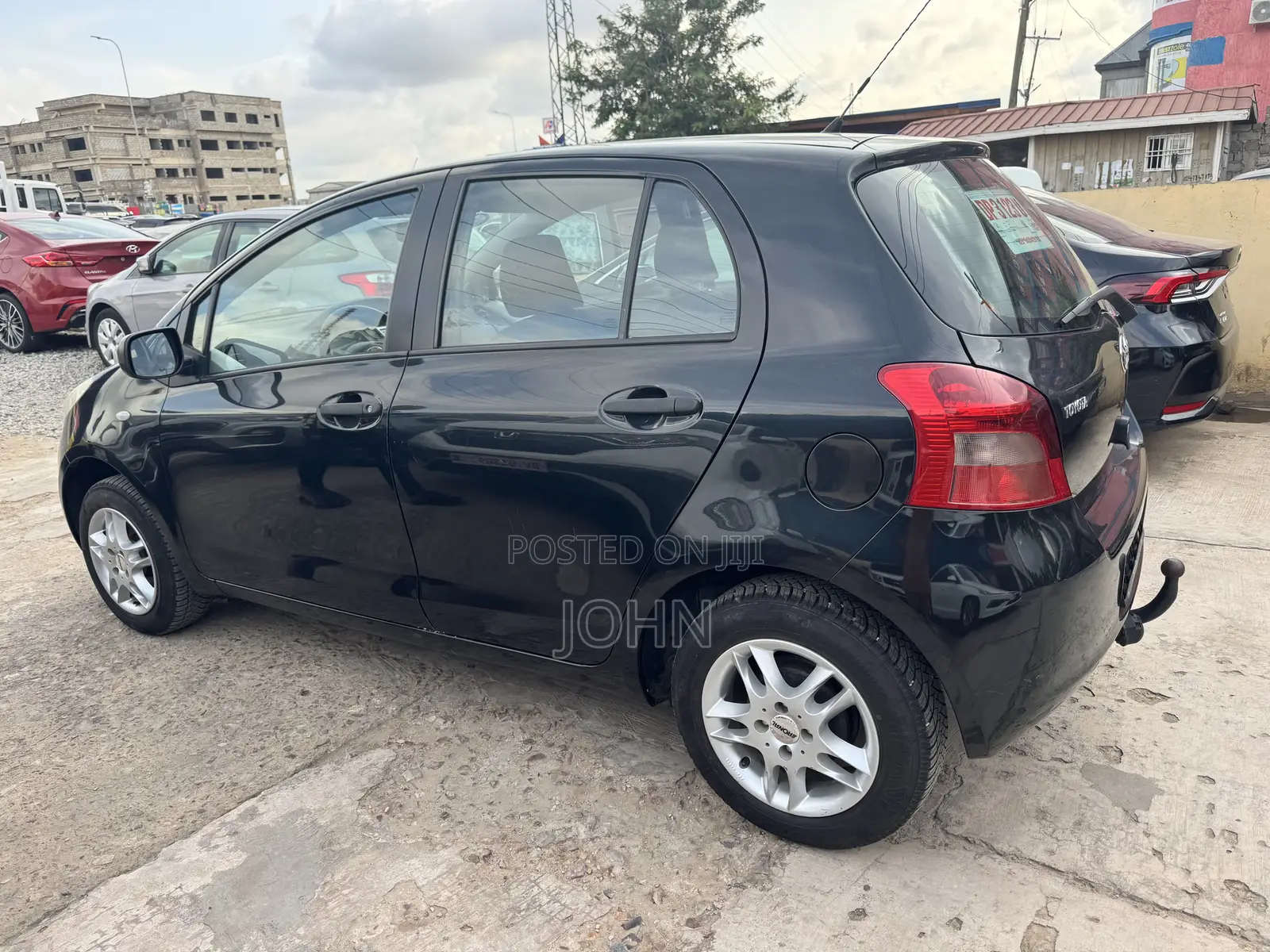 Toyota Yaris Base Hatchback 3dr 2010 Black