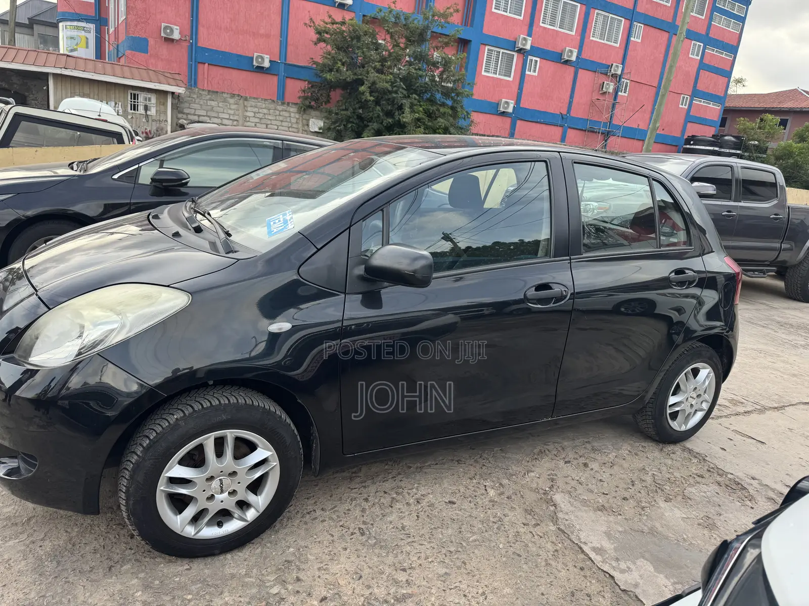Toyota Yaris Base Hatchback 3dr 2010 Black