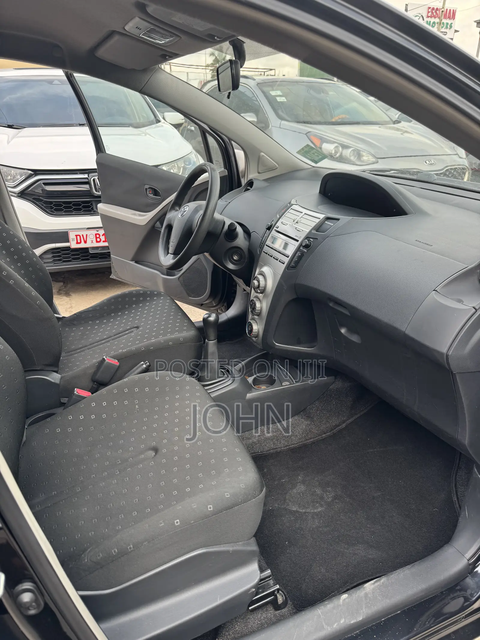 Toyota Yaris Base Hatchback 3dr 2010 Black