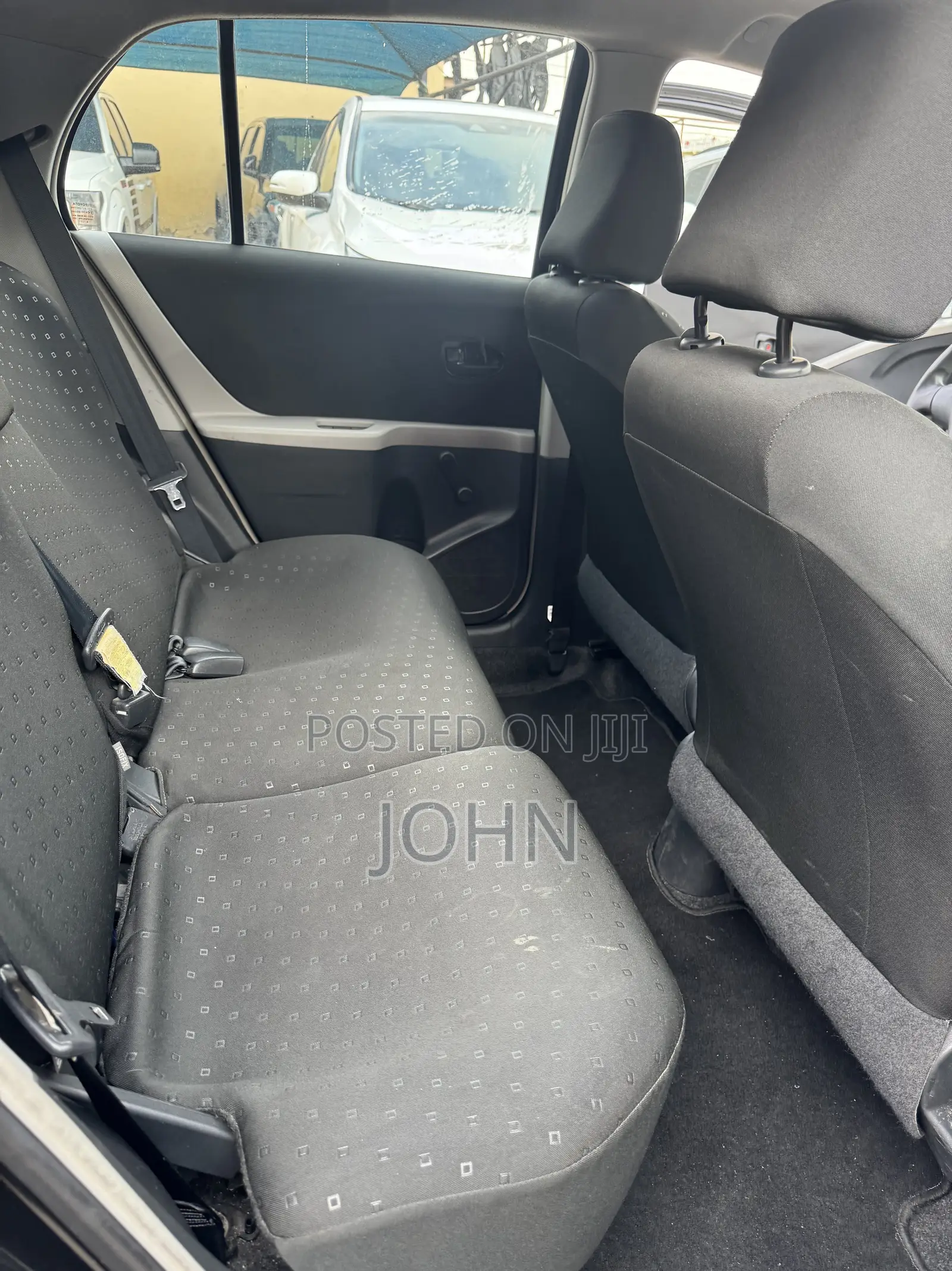 Toyota Yaris Base Hatchback 3dr 2010 Black
