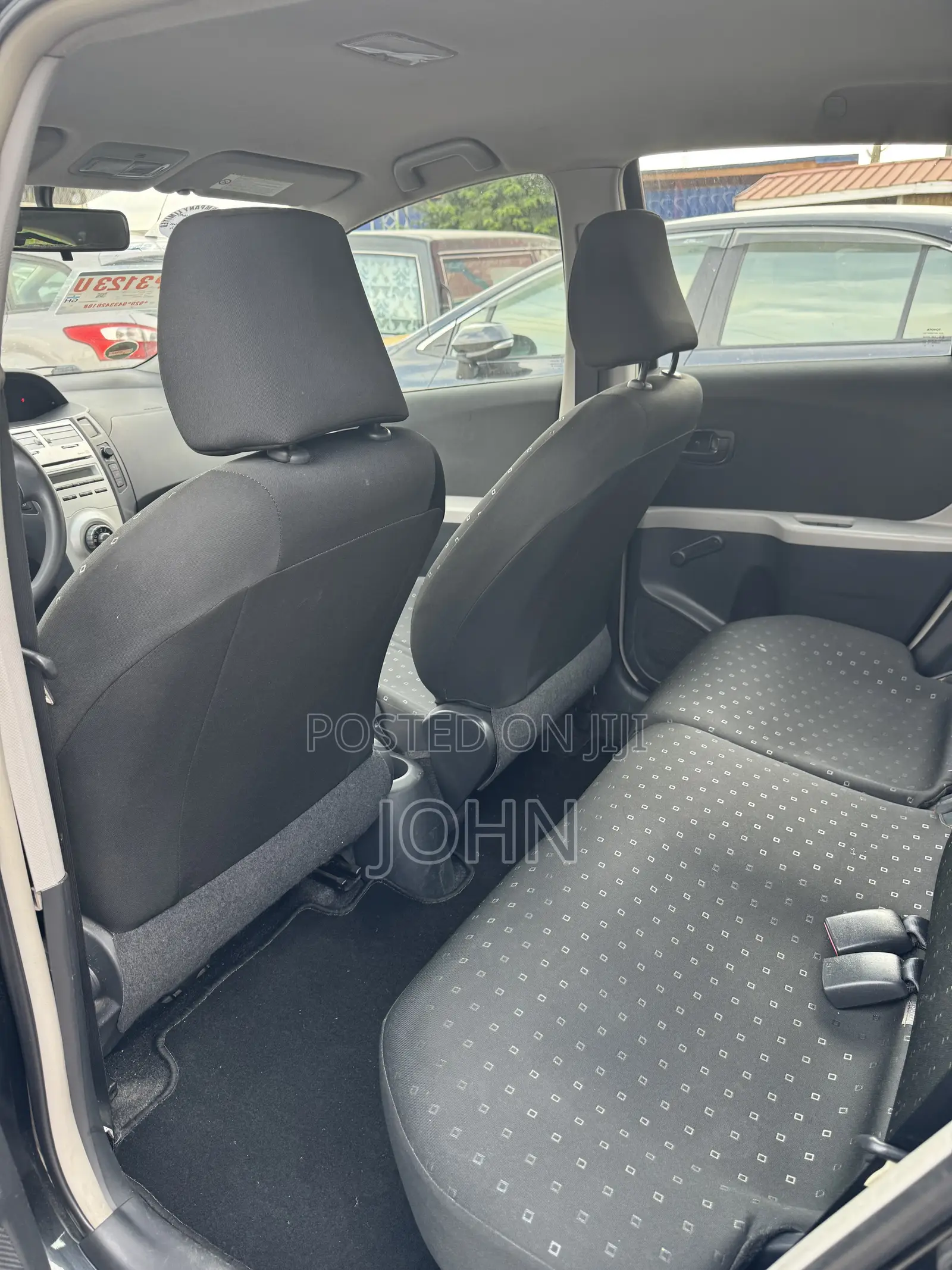 Toyota Yaris Base Hatchback 3dr 2010 Black