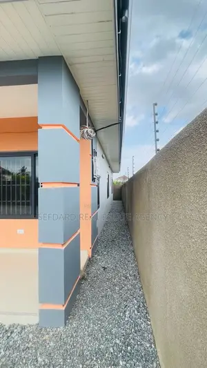 3bdrm House in Sefdard Properties, Pokuase for sale