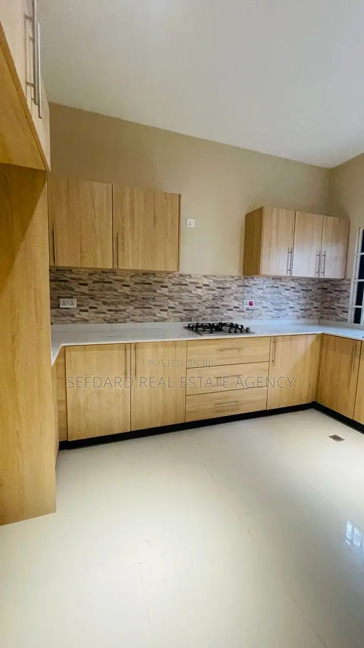 3bdrm House in Sefdard Properties, Pokuase for sale