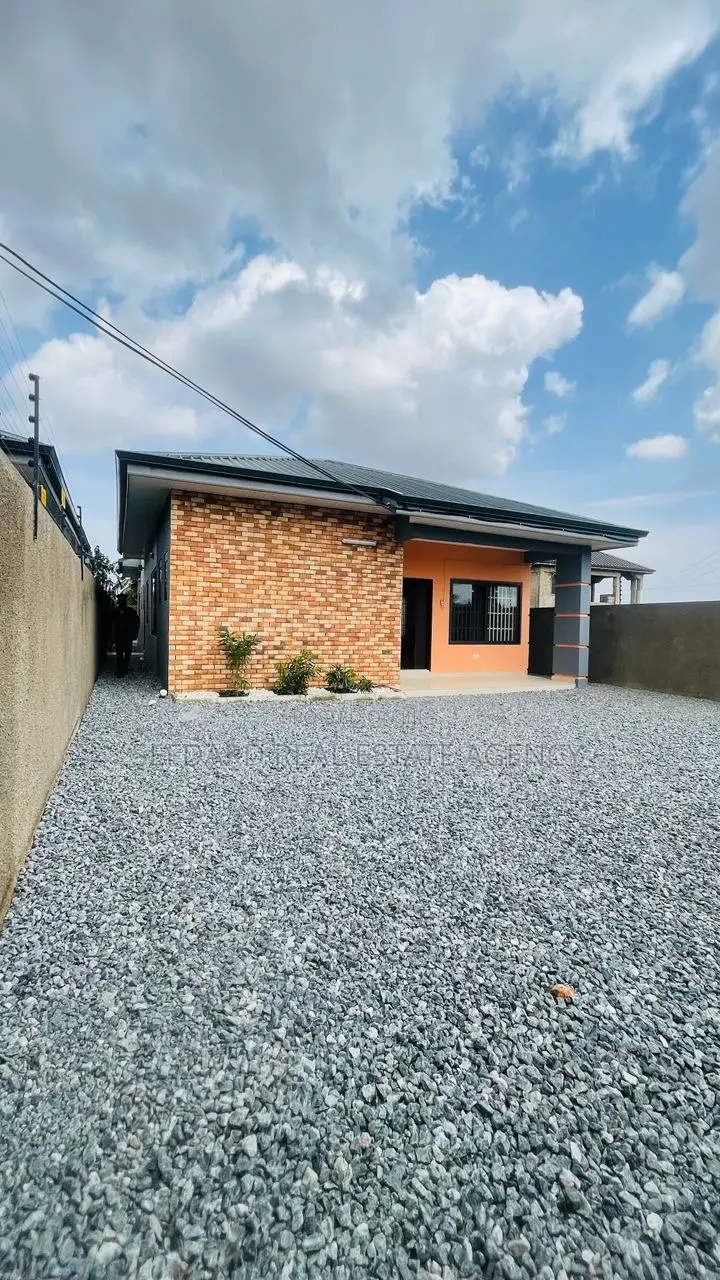 3bdrm House in Sefdard Properties, Pokuase for sale