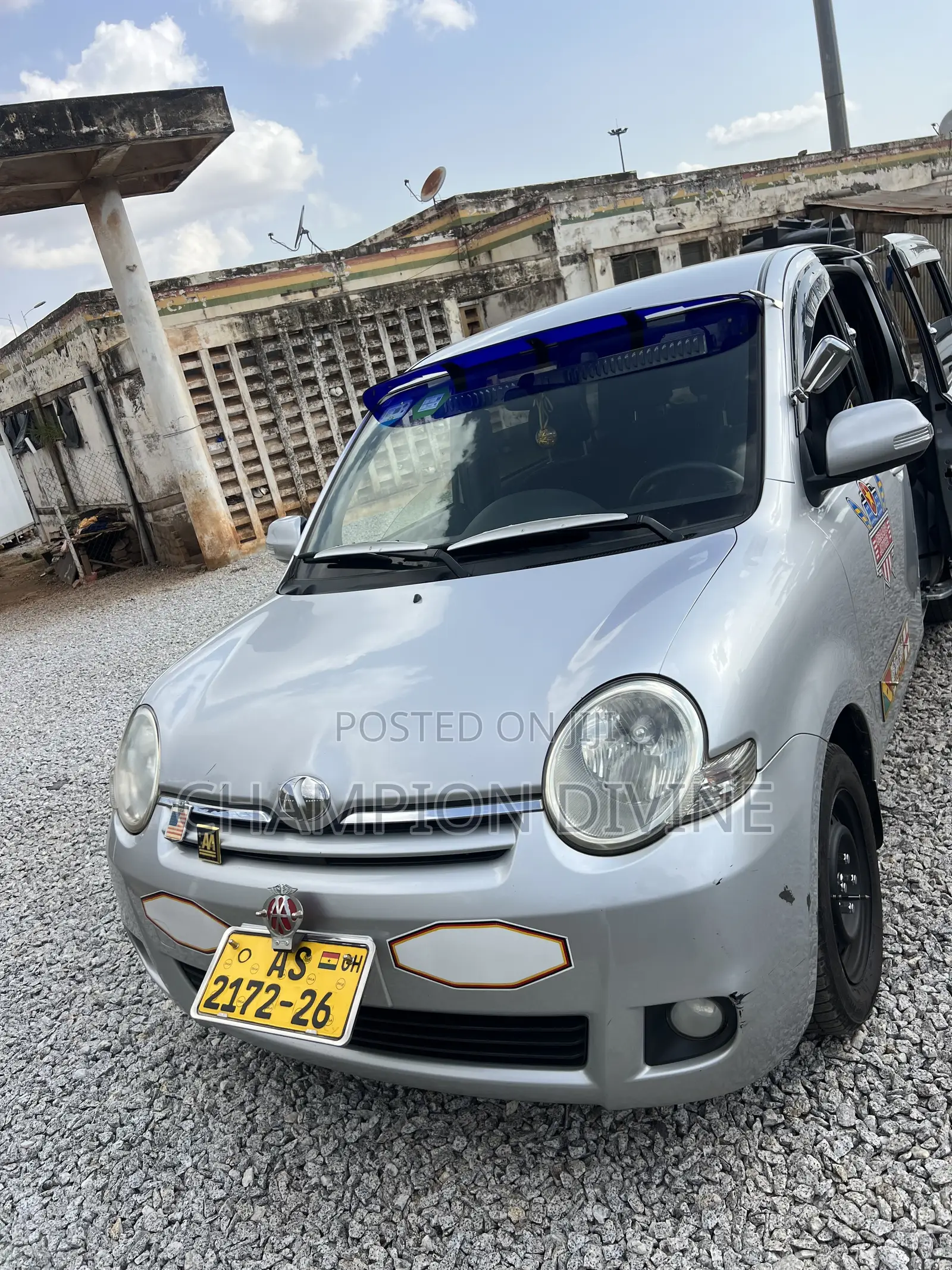 Toyota Sienta 2013 Silver
