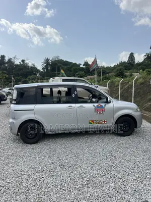Toyota Sienta 2013 Silver