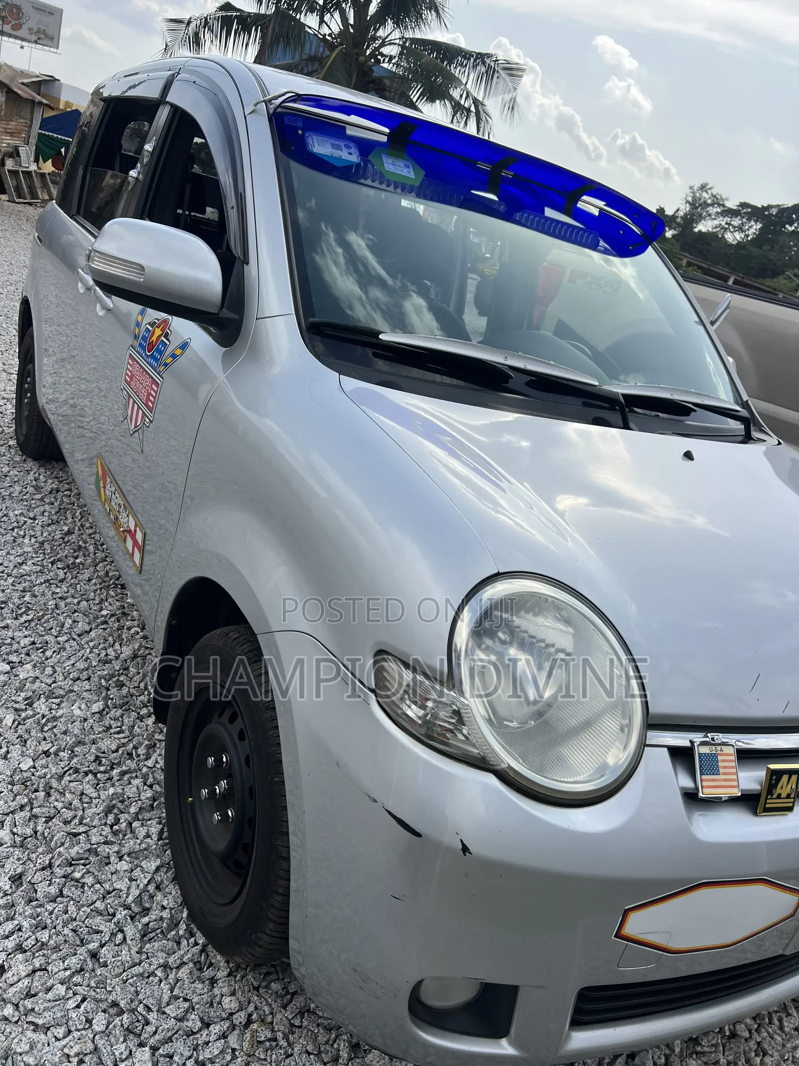 Toyota Sienta 2013 Silver