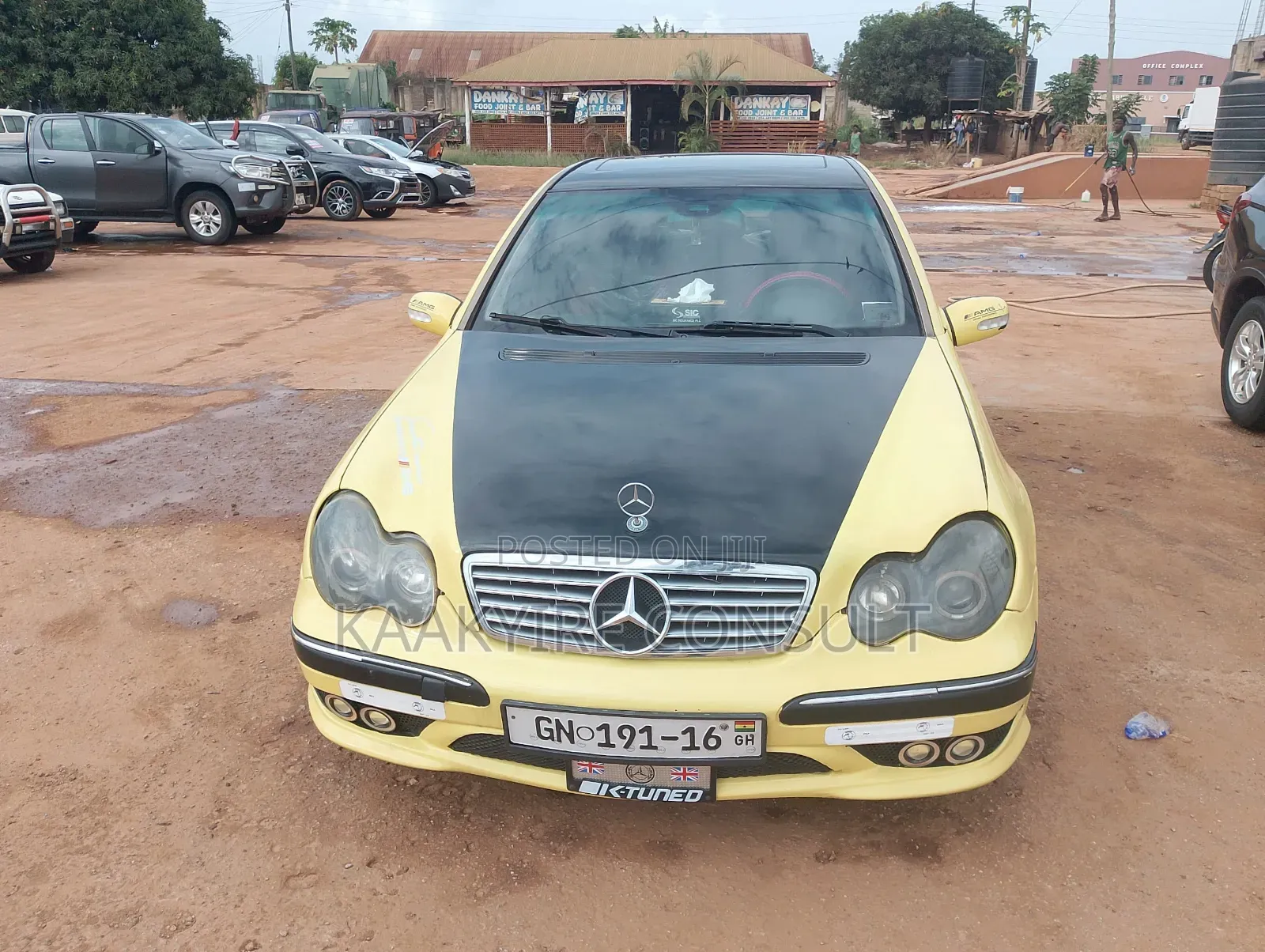 Mercedes-Benz C250 2010 Yellow