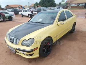 Mercedes-Benz C250 2010 Yellow