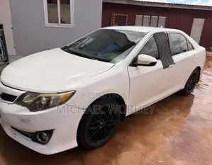 Toyota Camry LE 4dr Sedan (2.5L 4cyl 6A) 2014 White