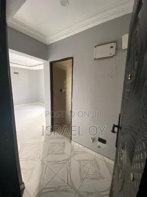 1bdrm Room & Parlour in Official Town for rent
