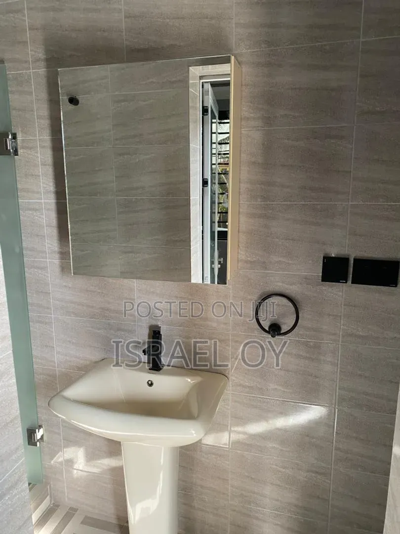 1bdrm Room & Parlour in Official Town for rent