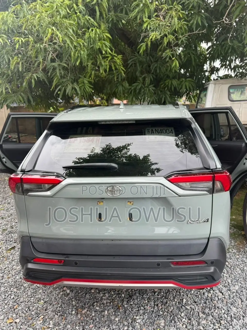 Toyota RAV4 XLE FWD 2020 Green