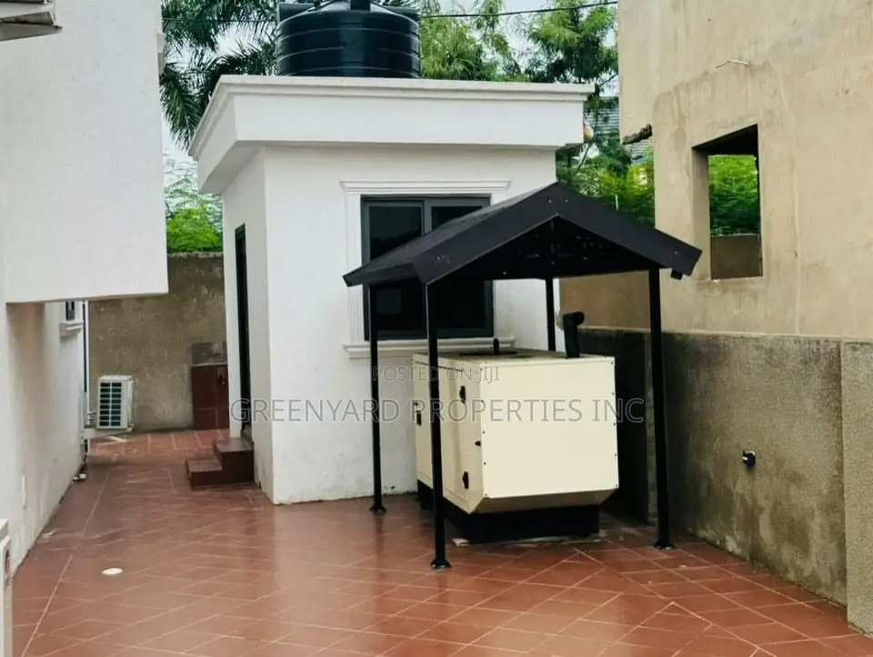 Furnished 4bdrm Townhouse / Terrace in American House, East Legon