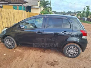 Toyota Vitz 1.3 AWD 5dr 2010 Black
