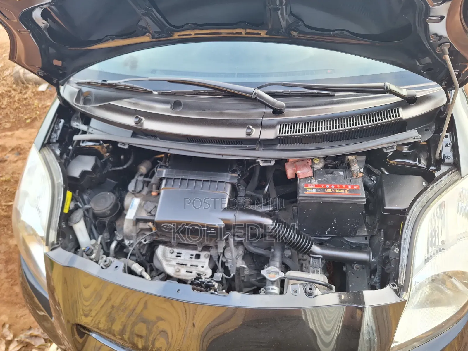 Toyota Vitz 1.3 AWD 5dr 2010 Black
