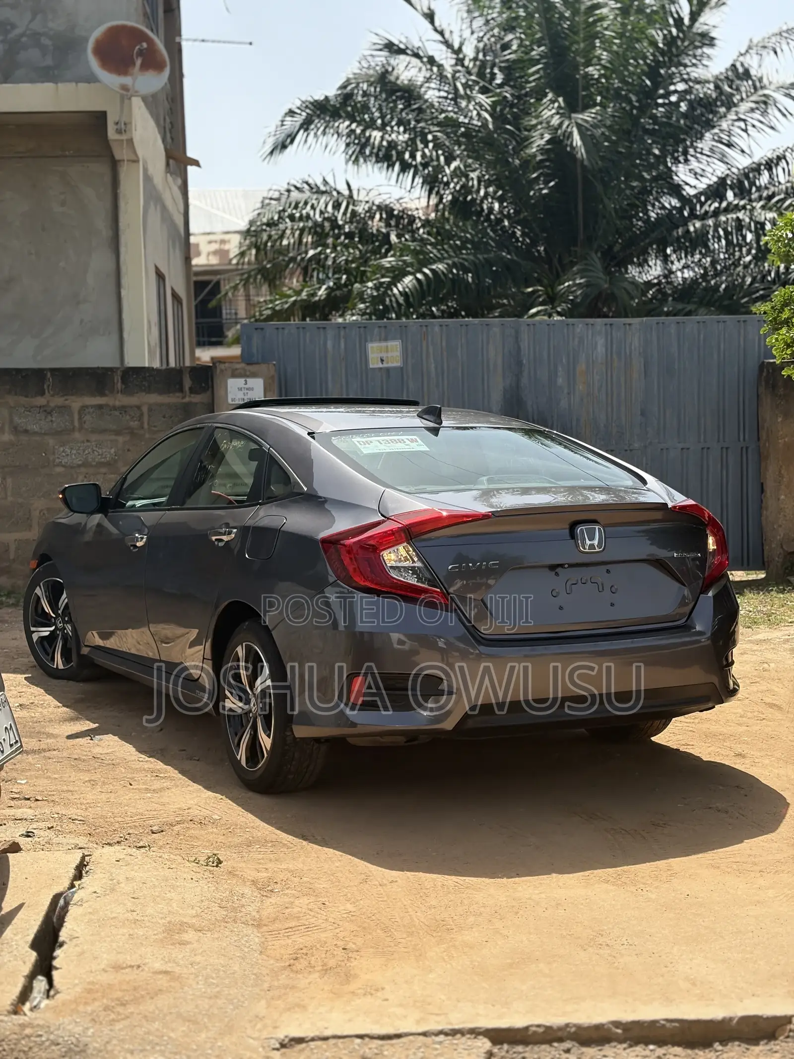 Honda Civic Touring 4dr Sedan (1.5L 4cyl) 2017 Gray