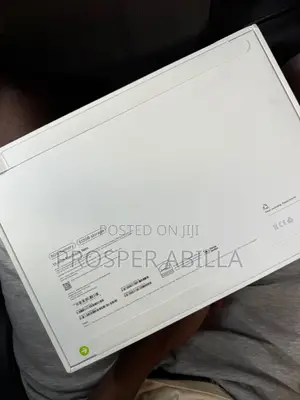 New Laptop Apple MacBook 8GB SSD 512GB
