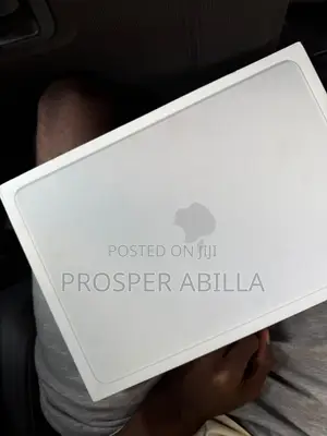 New Laptop Apple MacBook 8GB SSD 512GB