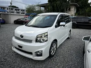 Toyota Voxy 2015 White