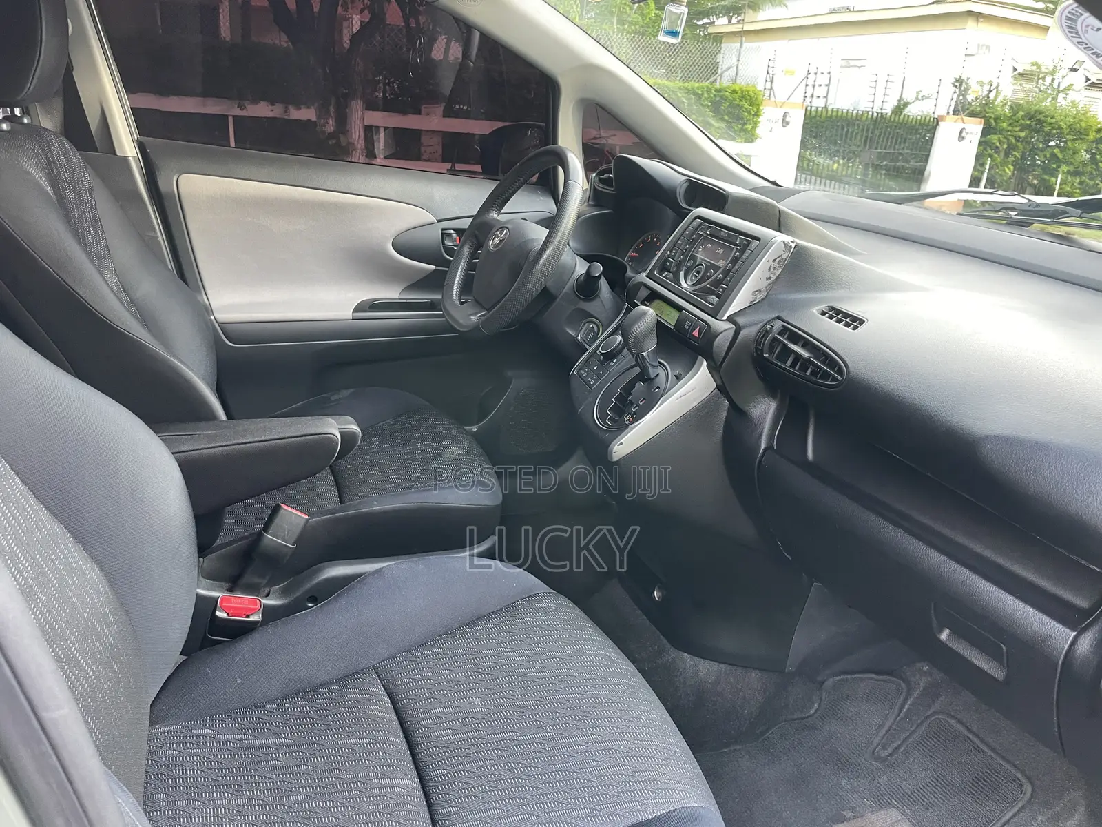 Toyota Wish 2012 Silver