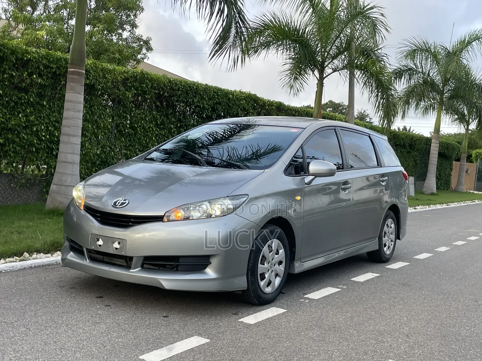 Toyota Wish 2012 Silver