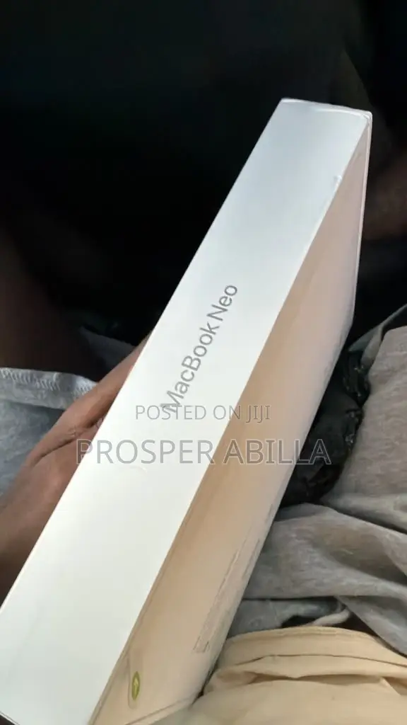 New Laptop Apple MacBook 8GB SSD 512GB