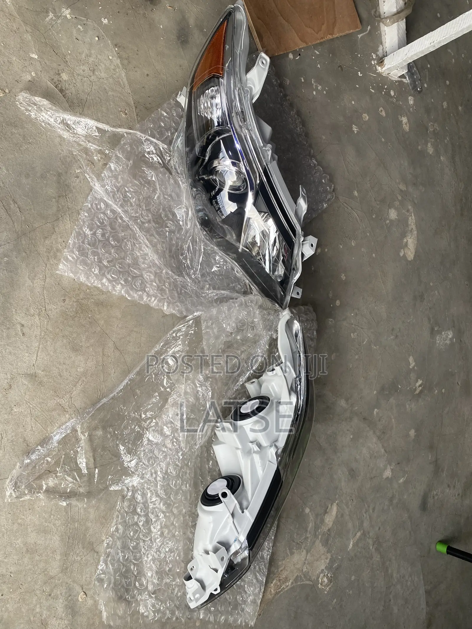 Toyota Camry Spider 2012,2013,2014 Headlight Pair