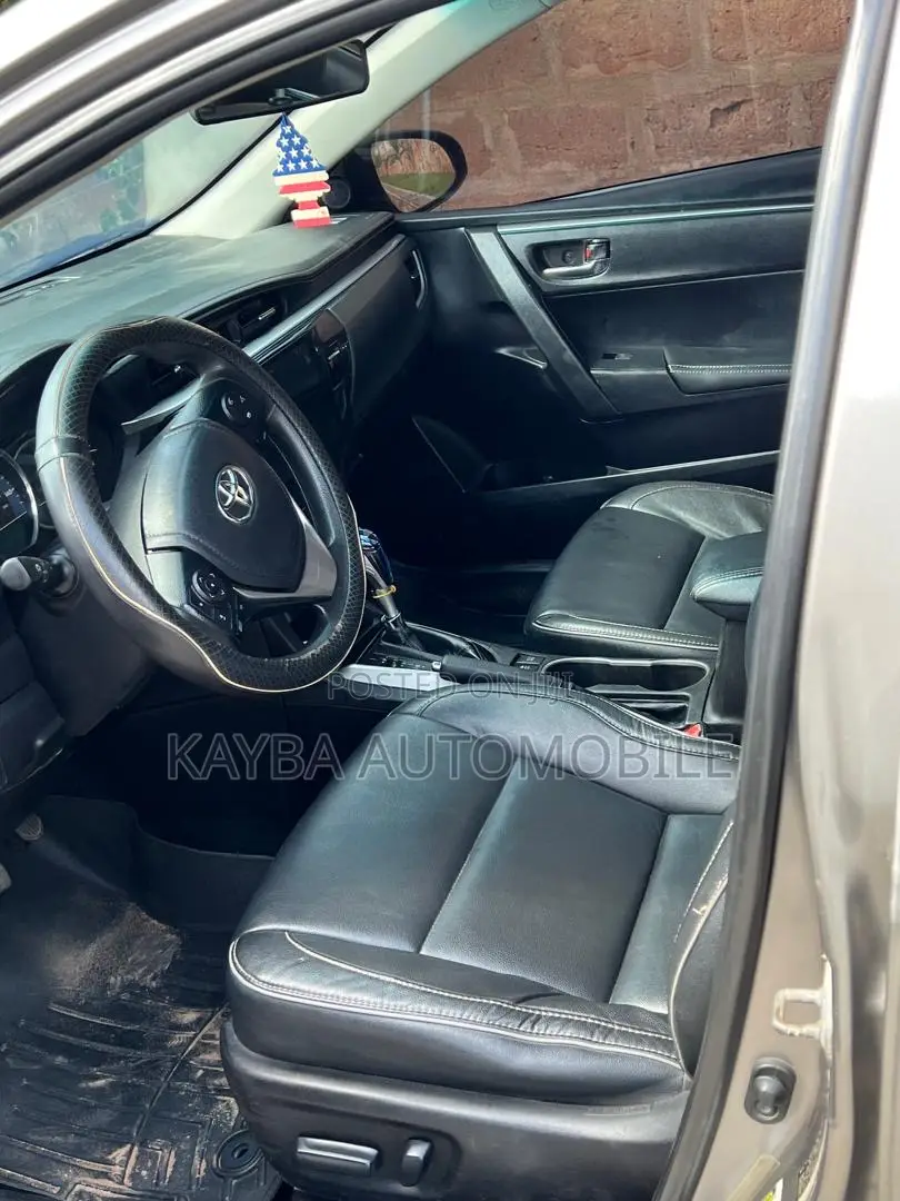 Toyota Corolla 2015 Gold