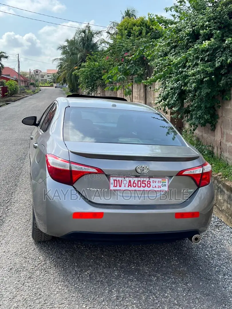 Toyota Corolla 2015 Gold