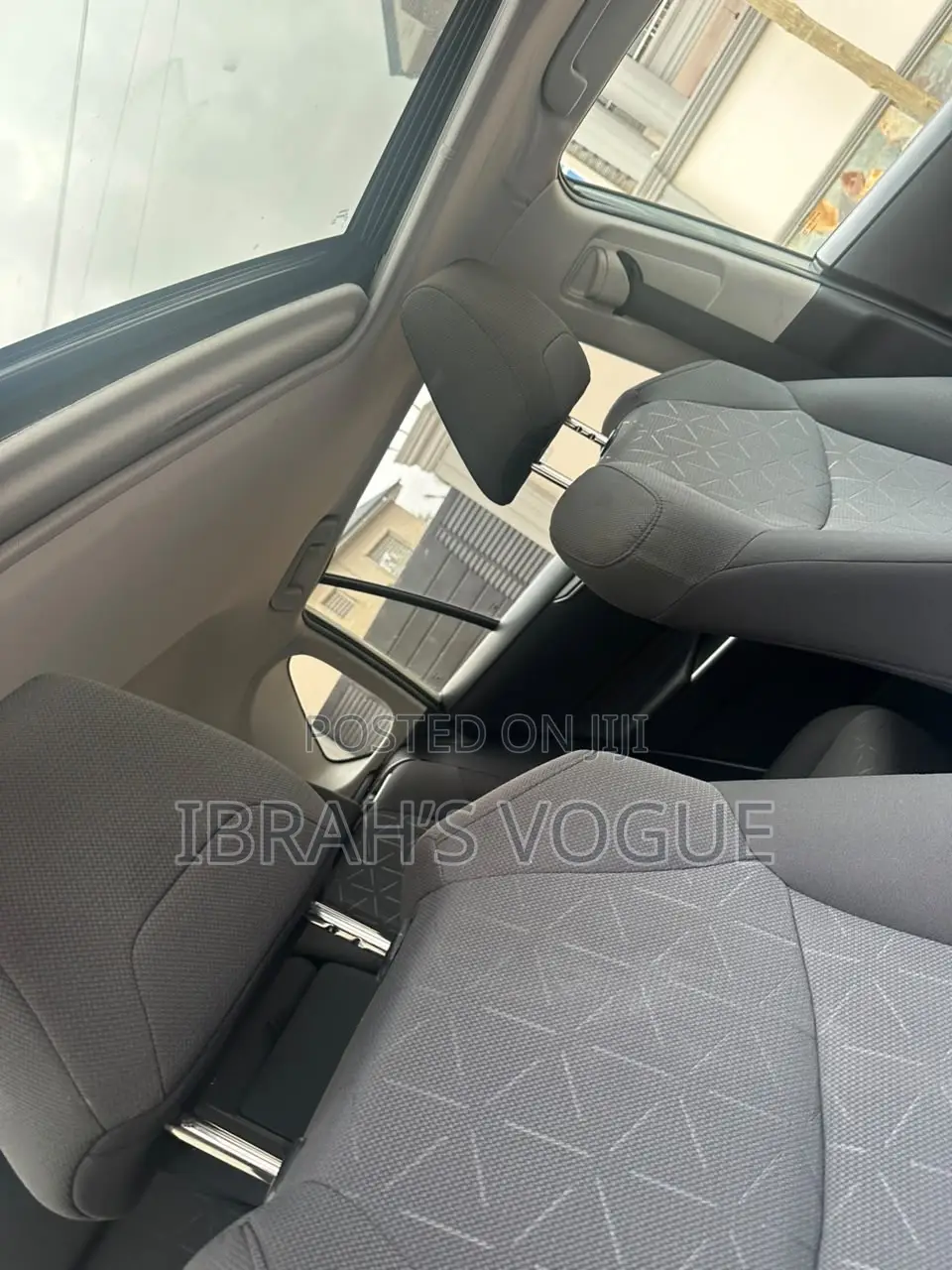 Toyota RAV4 XLE AWD 2020 Gray