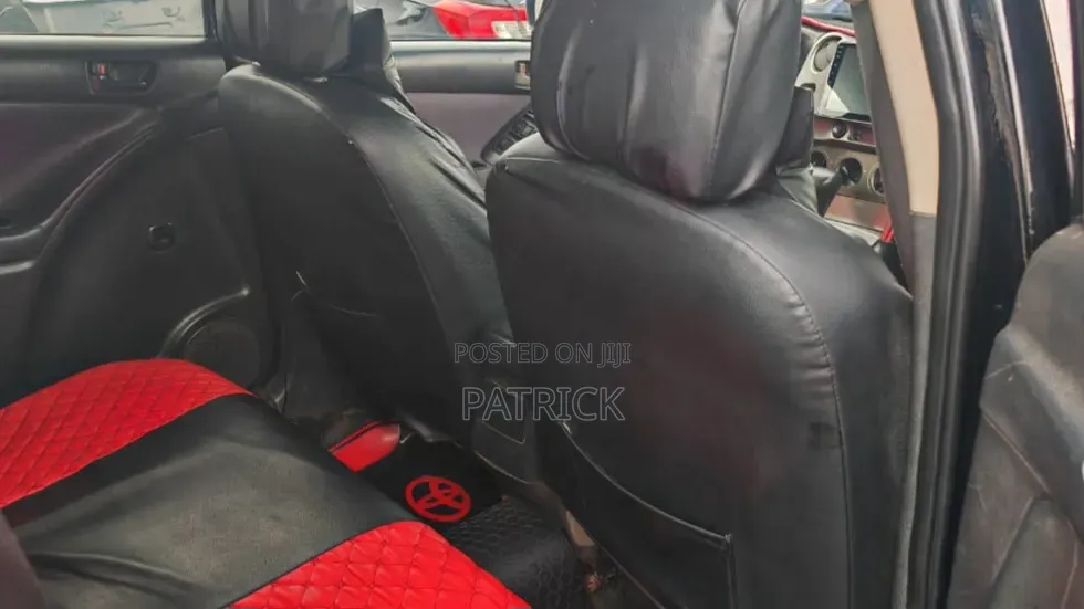 Toyota Matrix XR Hatchback FWD (1.8L 4cyl 4A) 2007 Black