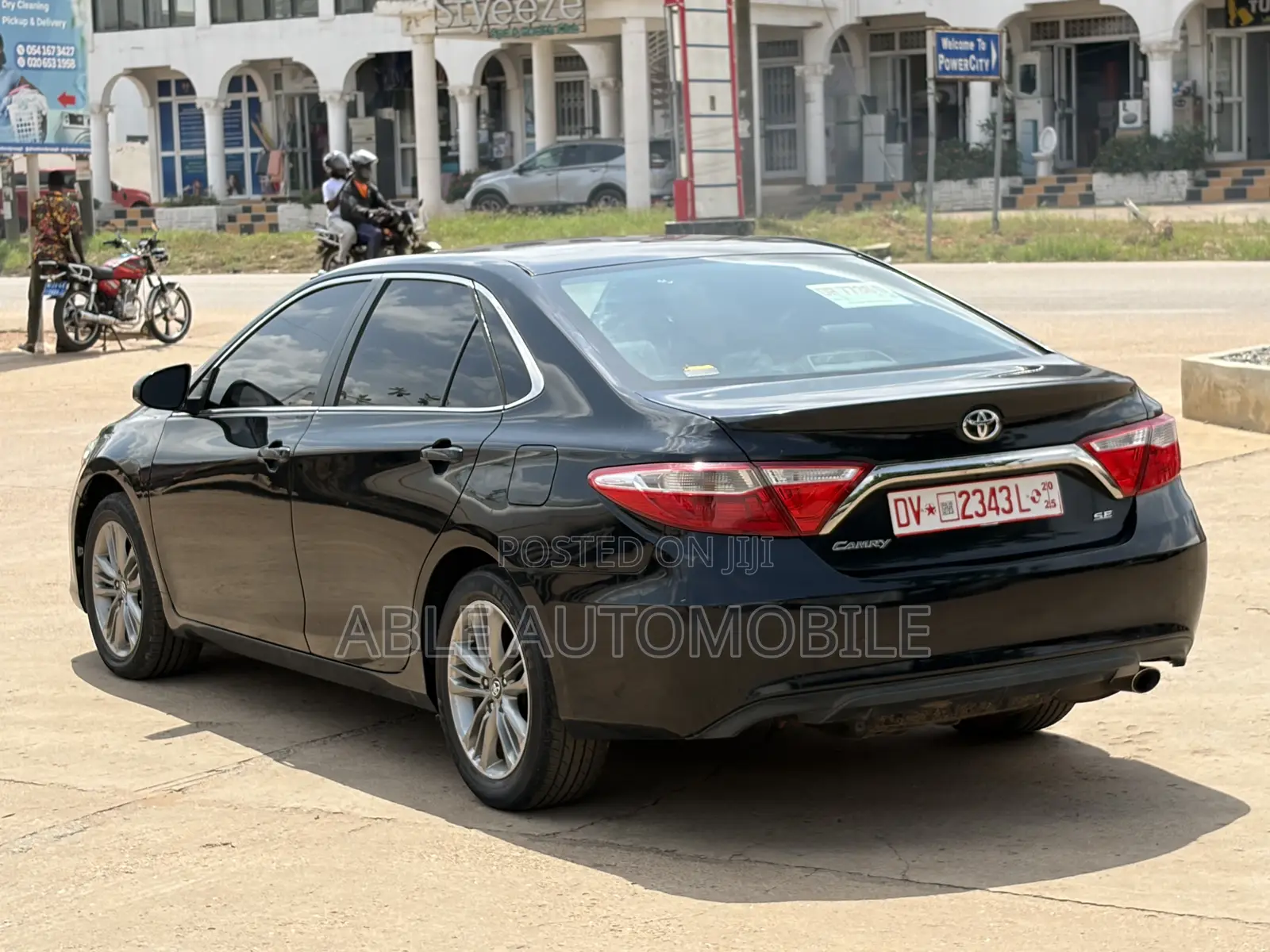 Toyota Camry SE 4dr Sedan (2.5L 4cyl 6A) 2017 Black